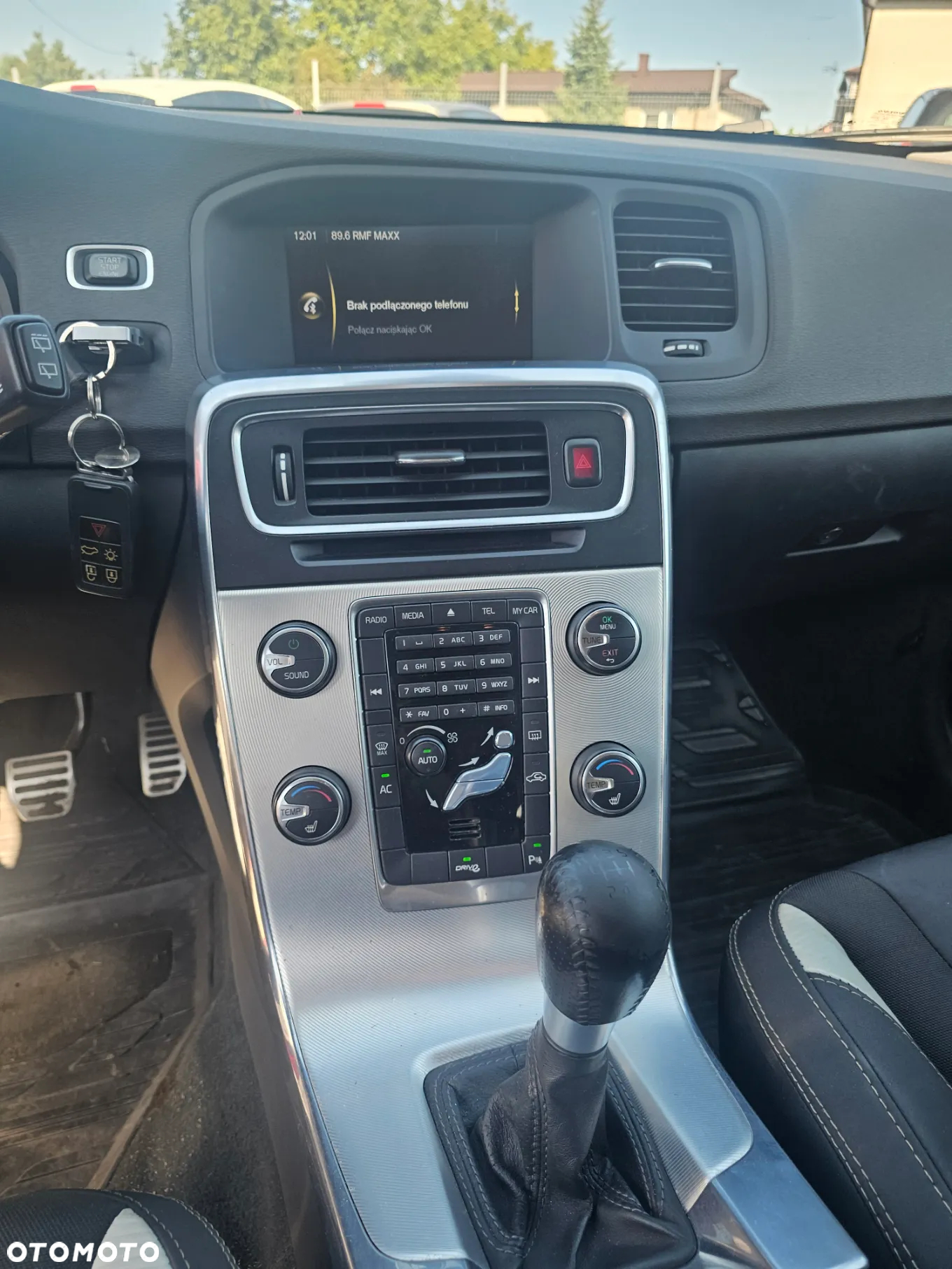 Volvo V60 D2 R-Design - 9
