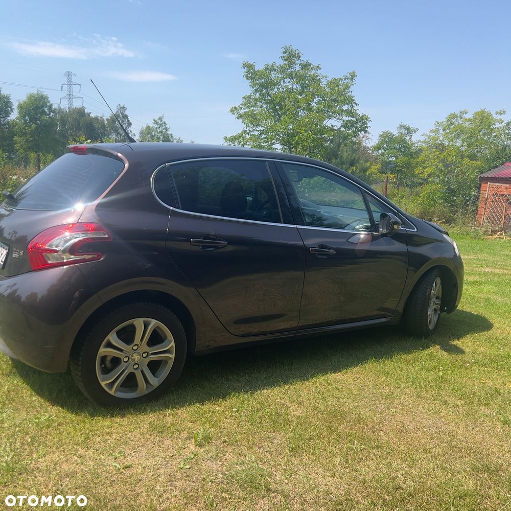 Peugeot 208 1.6 e-HDi Allure STT - 8