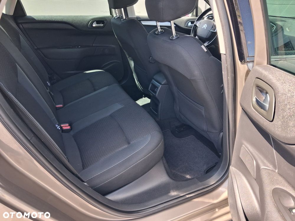 Citroën C4 PureTech 130 Stop&Start SHINE - 17