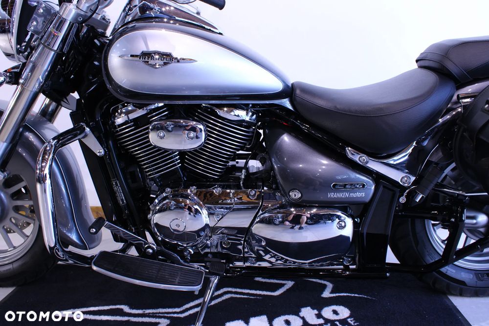 Suzuki Intruder - 28