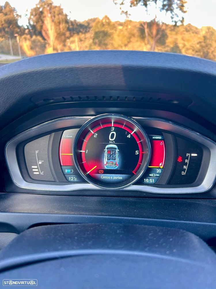 Volvo V60 2.4 D6 Summum AWD Phev - 7