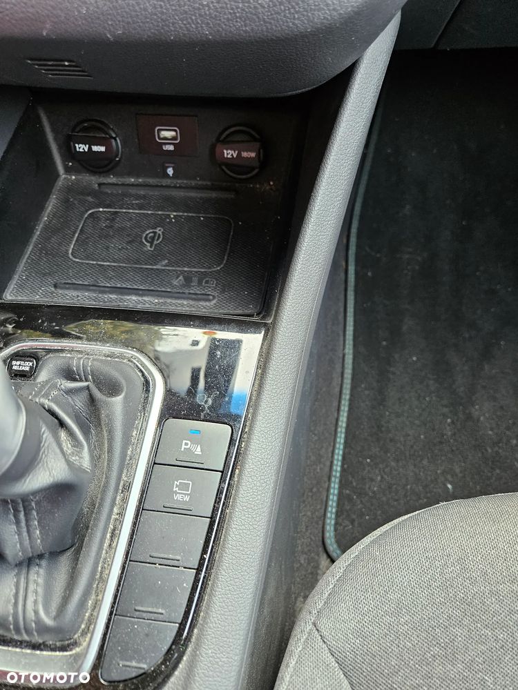 Hyundai IONIQ 1.6 GDI Premium - 21