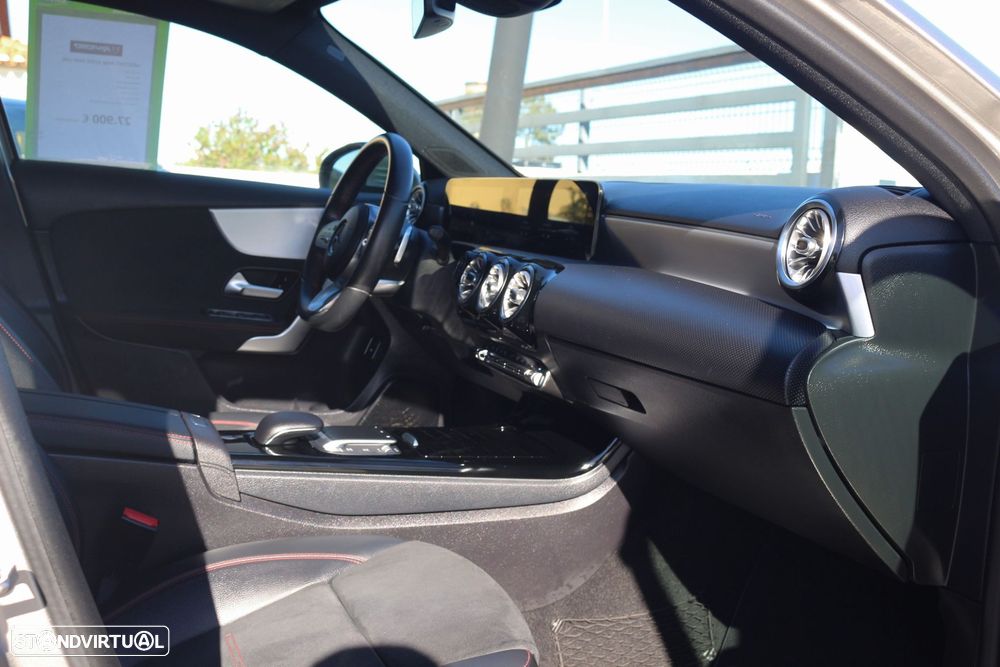 Mercedes-Benz A 250 Limousine e AMG Line - 36