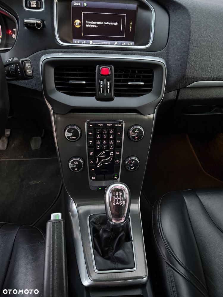 Volvo V40 D4 R Design - 16
