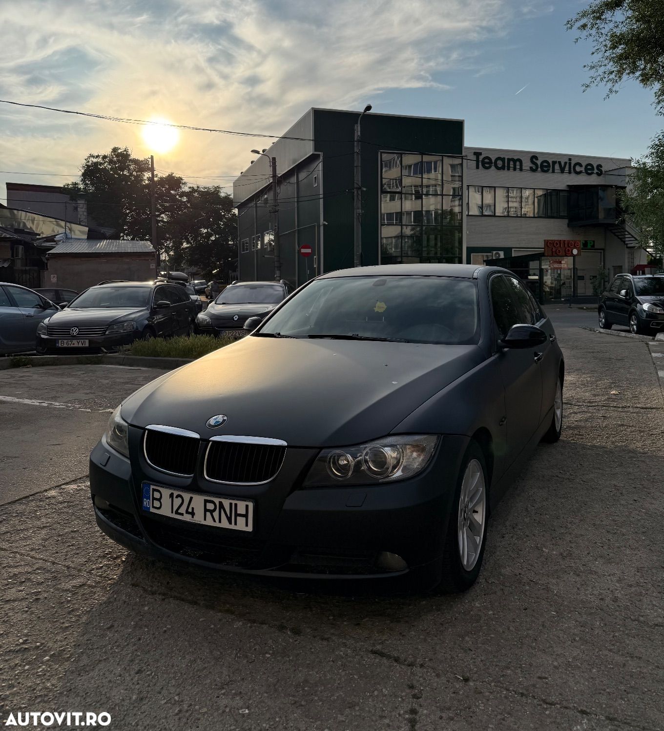 BMW Seria 3 318d - 1