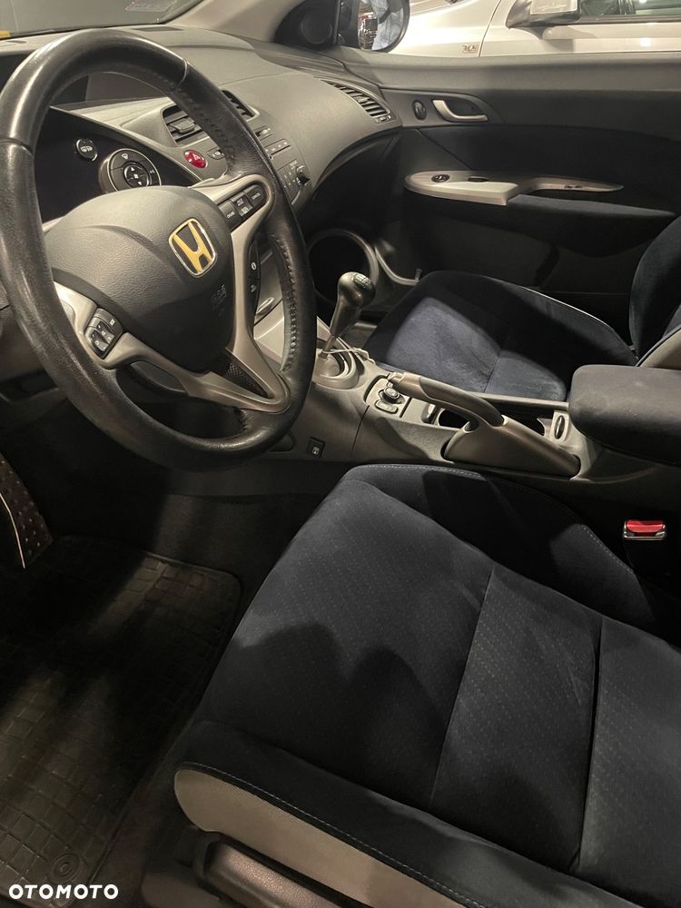 Honda Civic 1.8 Comfort - 9