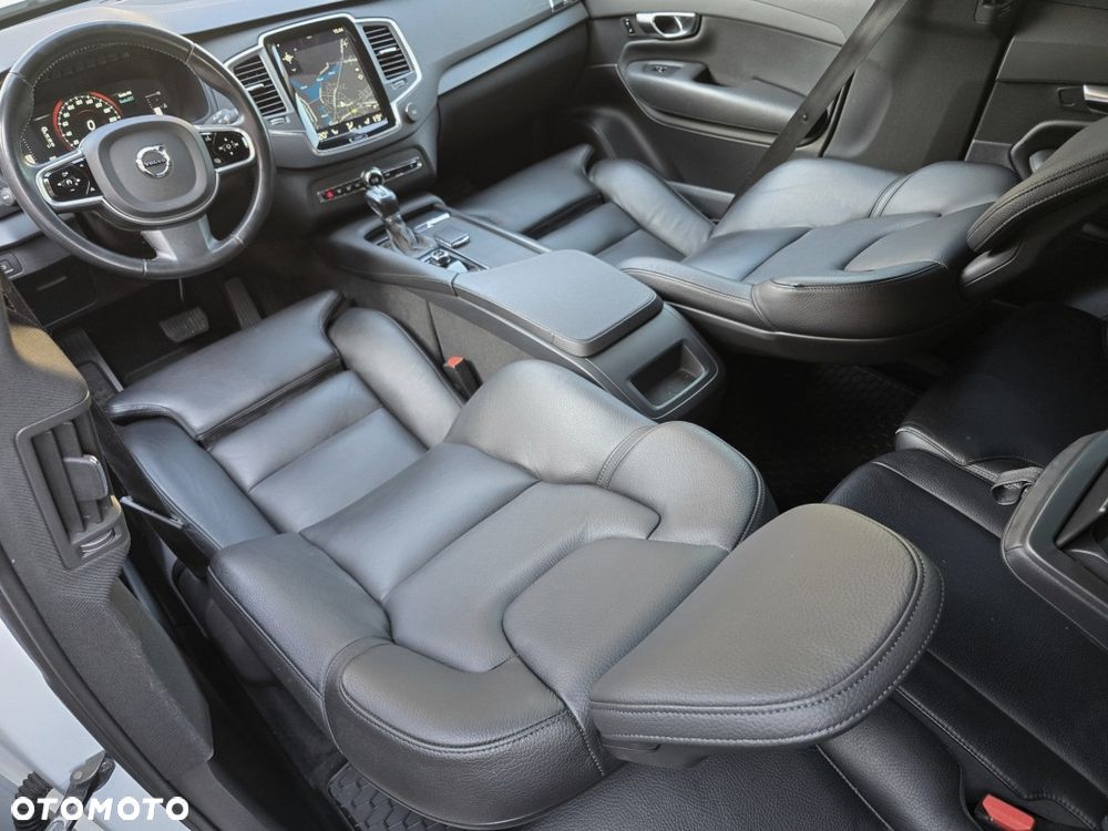 Volvo XC 90 D5 AWD Momentum 7os - 9