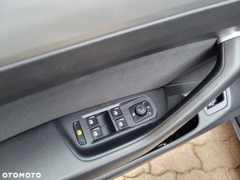 Volkswagen Passat - 20