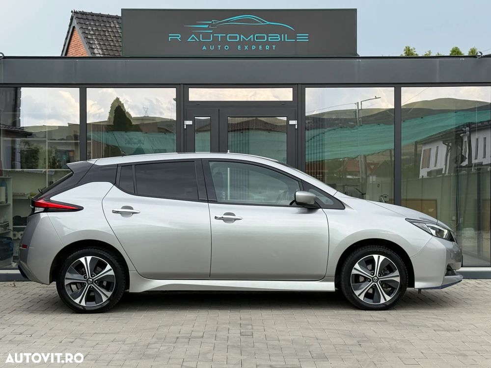 Nissan LEAF 62 kWh e+ N-Connecta - 2