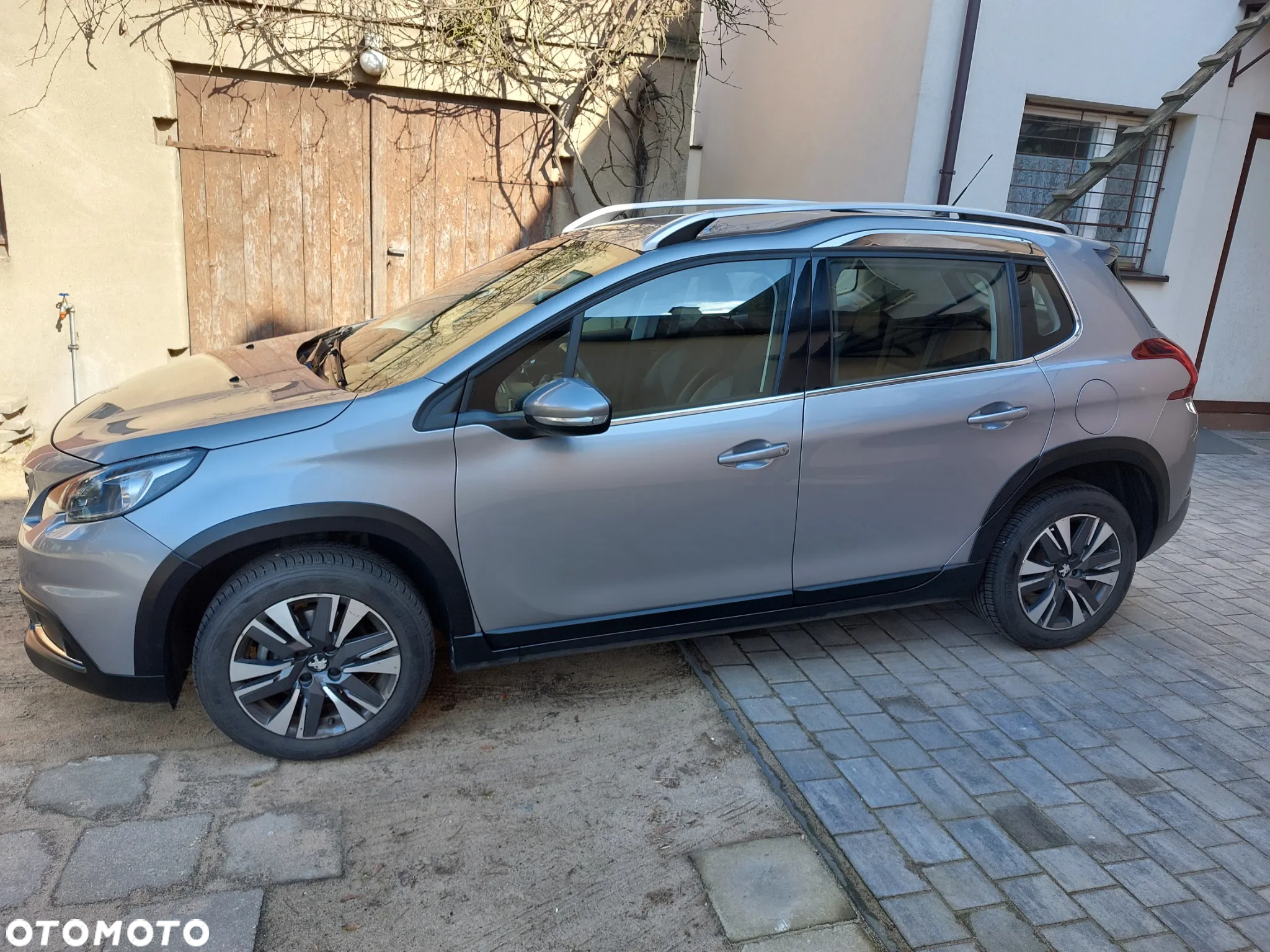 Peugeot 2008 - 11