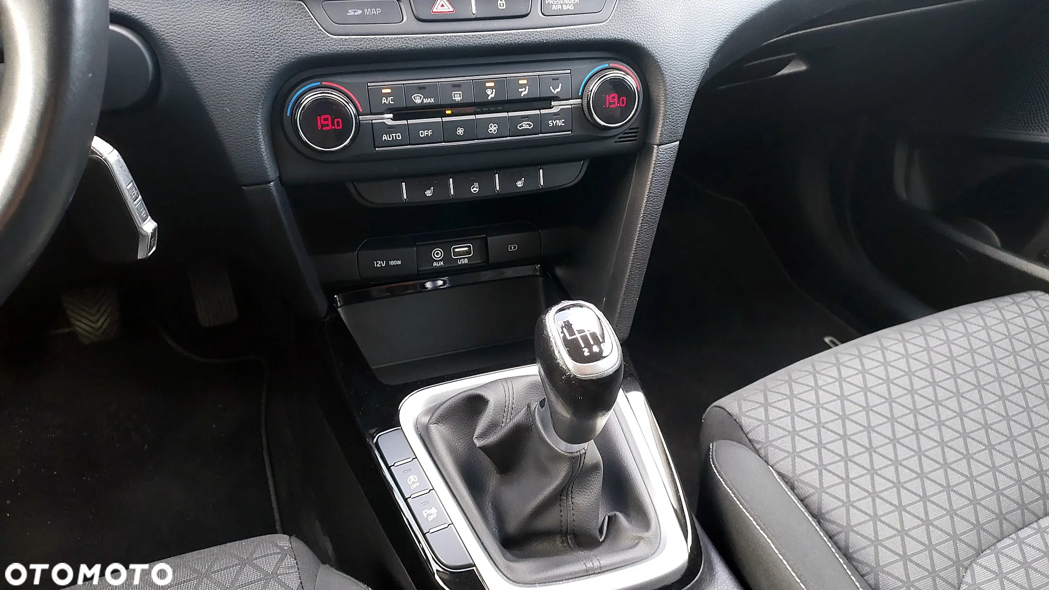 Kia Ceed 1.4 T-GDI L Business Line Plus - 18