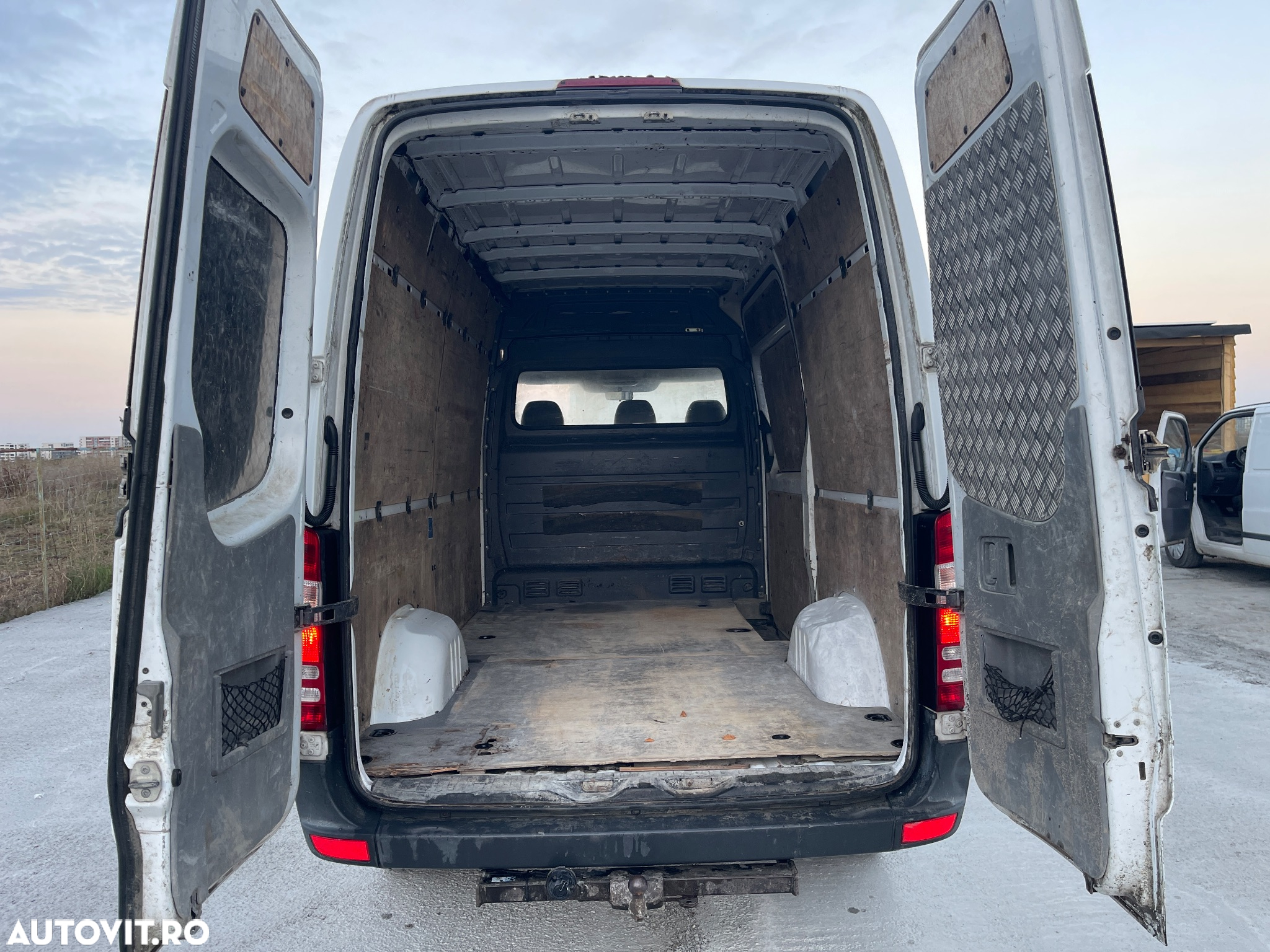 Mercedes-Benz Sprinter - 13