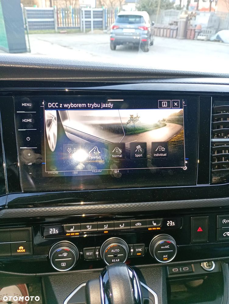 Volkswagen Multivan - 19