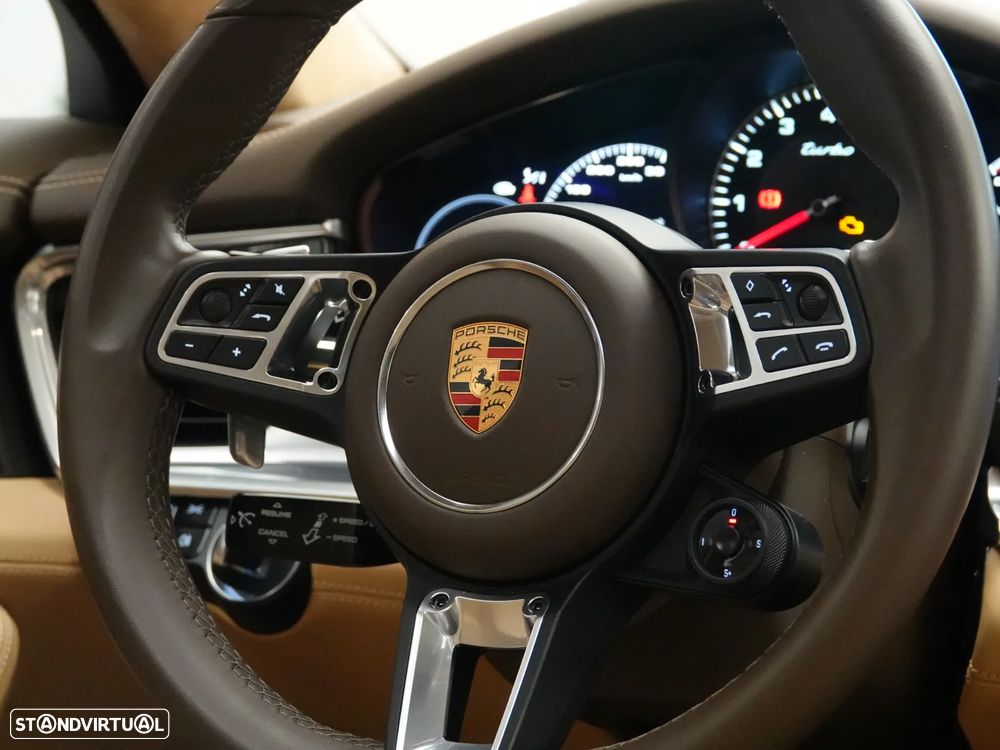 Porsche Panamera Sport Turismo Turbo - 39