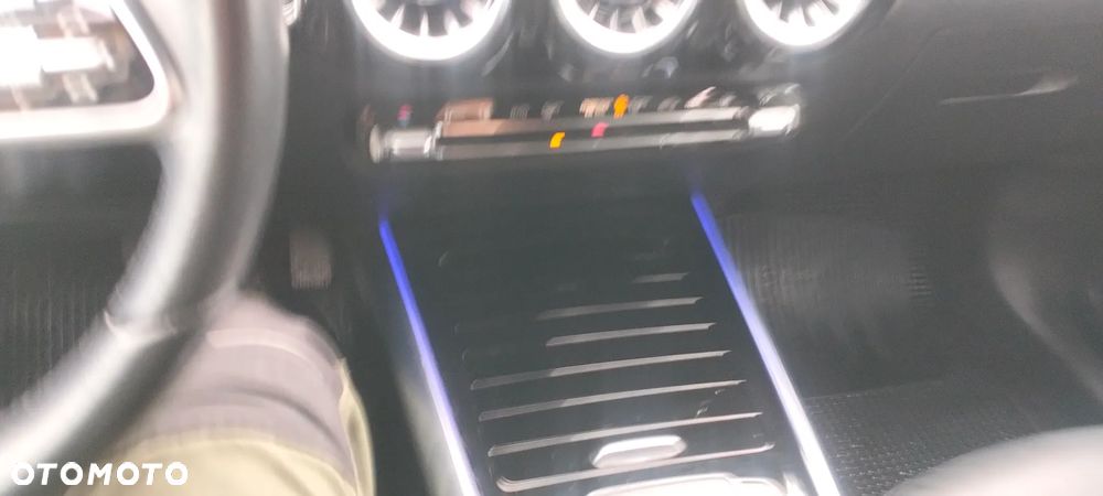 Mercedes-Benz EQA 350 66.5kWh 4-Matic AMG Line - 16