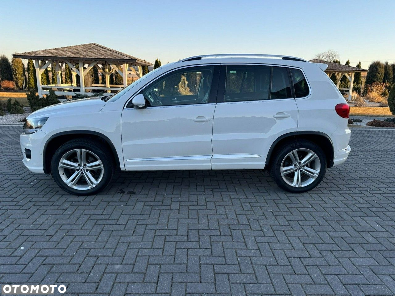 Volkswagen Tiguan 2.0 TDI SCR BlueMotion Technology Sport & Style - 4