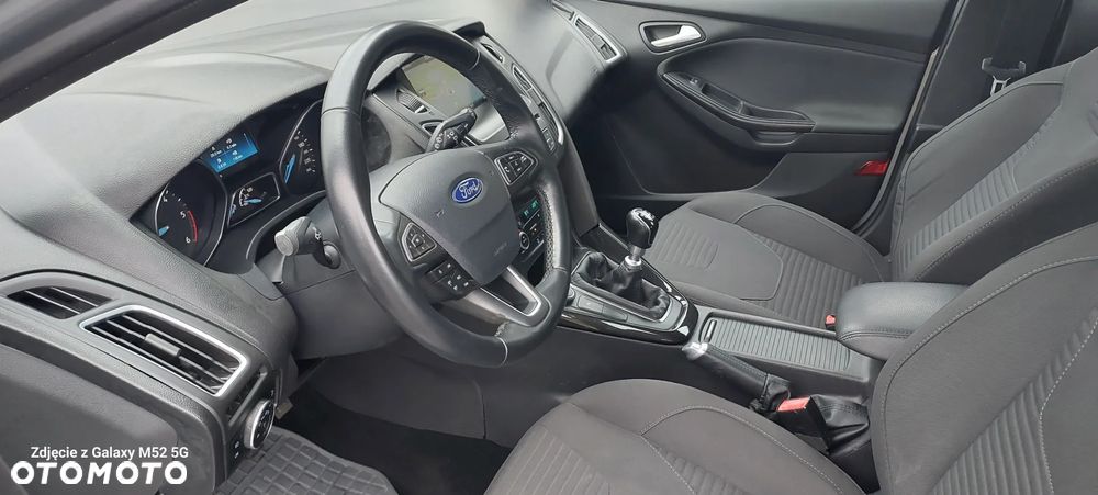 Ford Focus 1.6 TDCi DPF SYNC Edition - 13