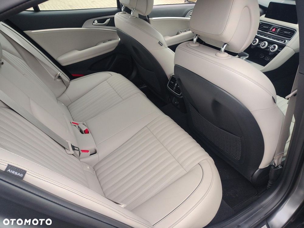 Genesis G70 2.0T Plus RWD 8AT Sport - 30