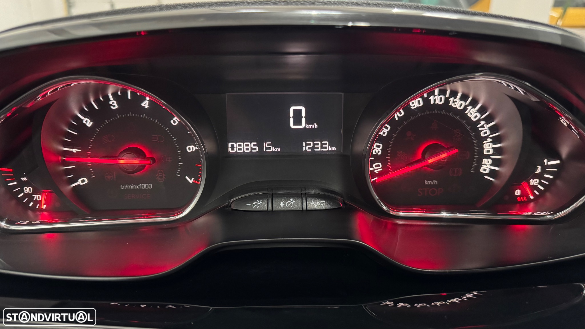Peugeot 208 1.2 VTi Allure - 18