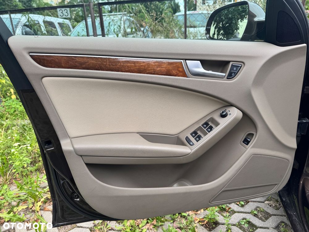 Audi A4 Limousine - 17