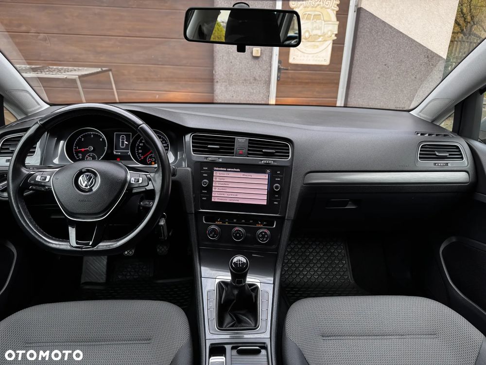 Volkswagen Golf 1.6 TDI BMT Comfortline - 19