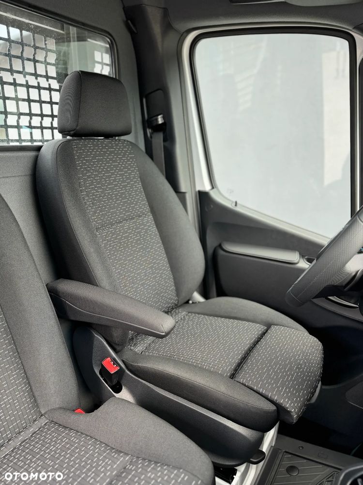 Mercedes-Benz Sprinter - 23