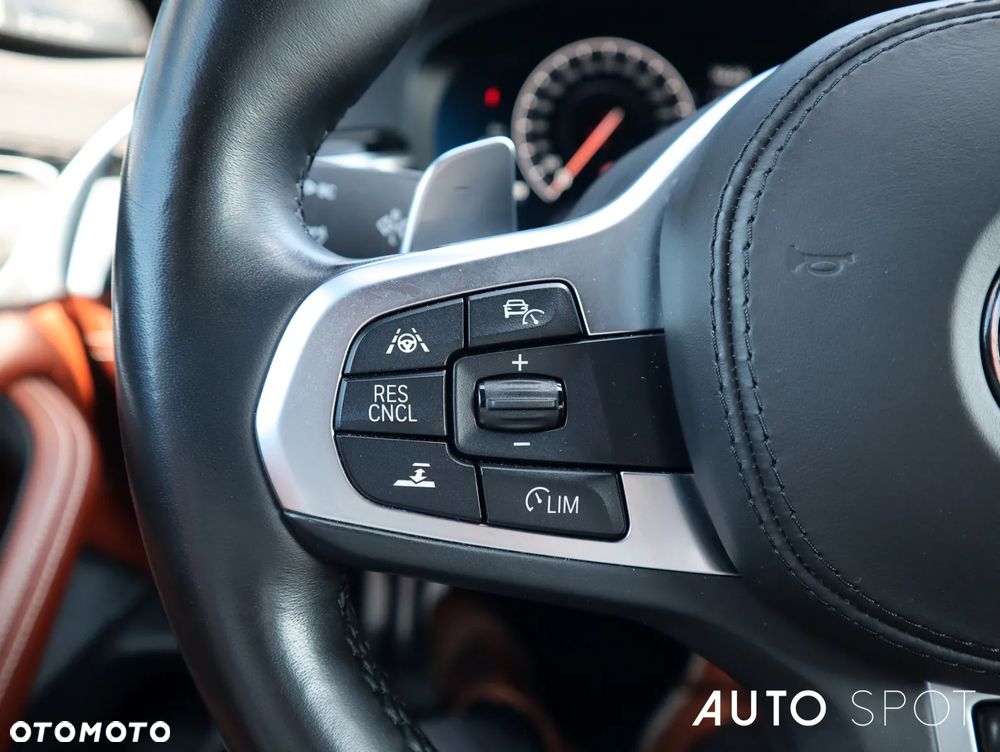 BMW Seria 5 M550d xDrive - 22