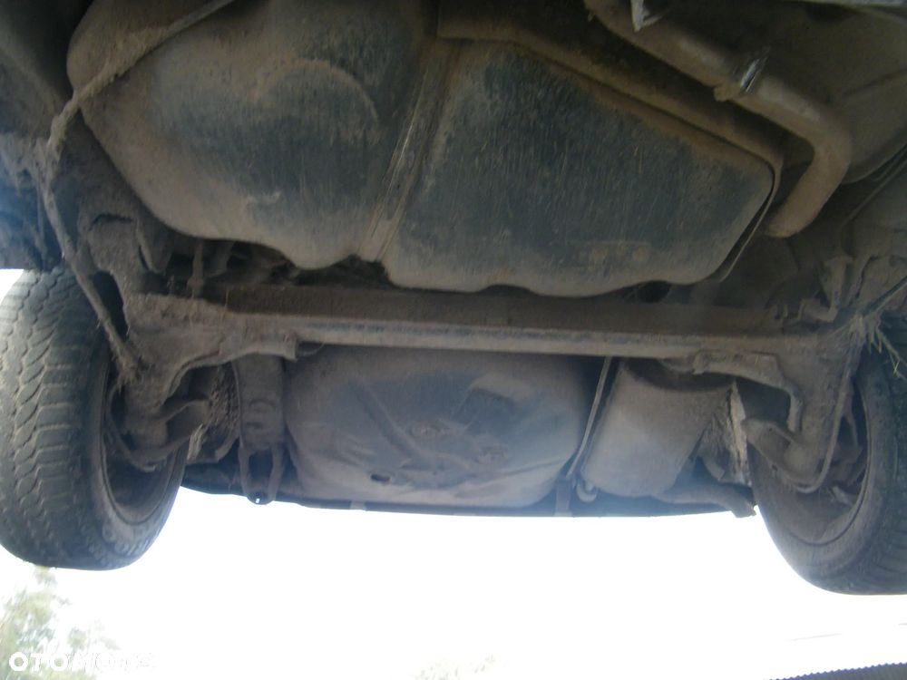 Volkswagen Polo III FL (6N2) (99-01r.) 1.4 B 100 KM. Silnik AUB Skrzynia ETC lakier 1C/A5C .Cały na części.GWARANCJA !!! Przód Tył Zestaw Komplet Drzwi Klapa Zderzak Błotnik Maska Grill Atrapa Szyba Pas Lampa Lusterko Boczki Fotel Kanapa Kokpit Deska Rozdzielcza Przełącznik Włącznik Sterownik Przewody Wiązka Instalacja Moduł Komputer Czujnik Listwa Pompa Alternator Wtryski Głowica Rozrusznik Kompresor Sprzęgło Dwumas Silnik Skrzynia ABS Klimatyzacji Paliwa Wspomagania Kolektor Turbina Przepustnica Zawór Chłodnica Koło Hak Belka Sanki Zawieszenie Mcpherson Półoś Amortyzator Wydech Tłumik Zacisk Most - 10
