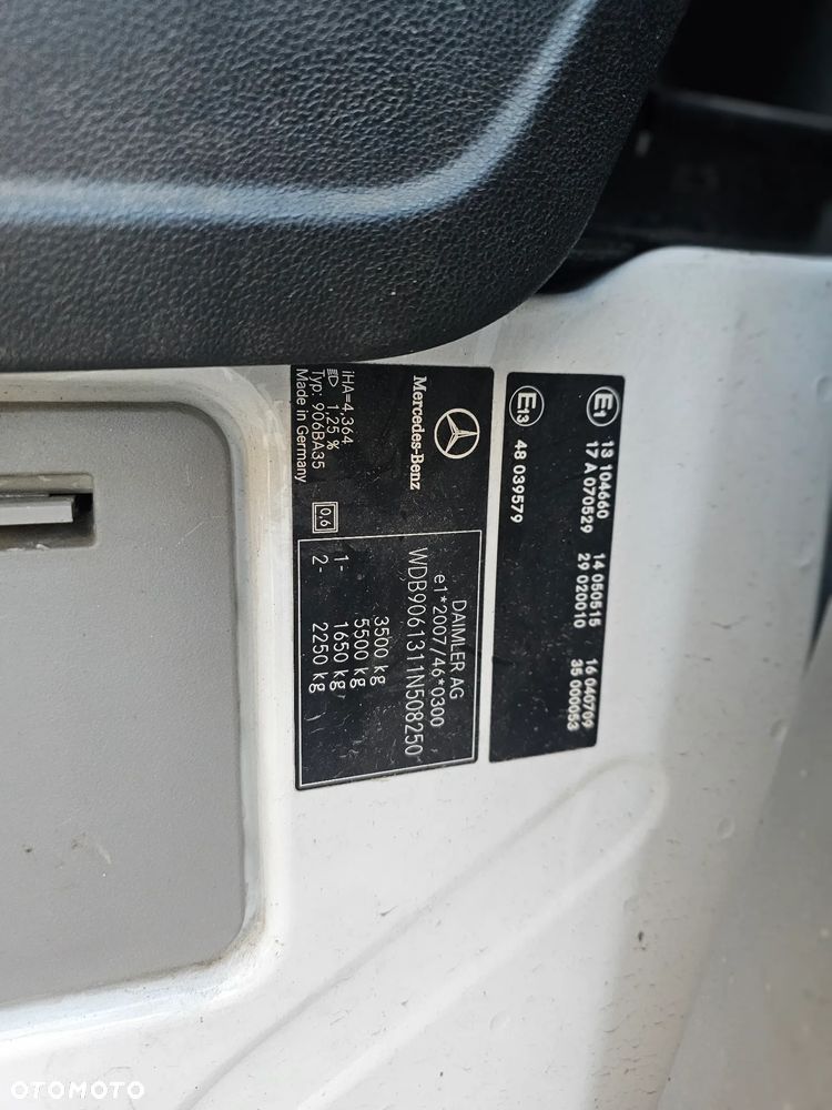 Mercedes-Benz Sprinter - 11