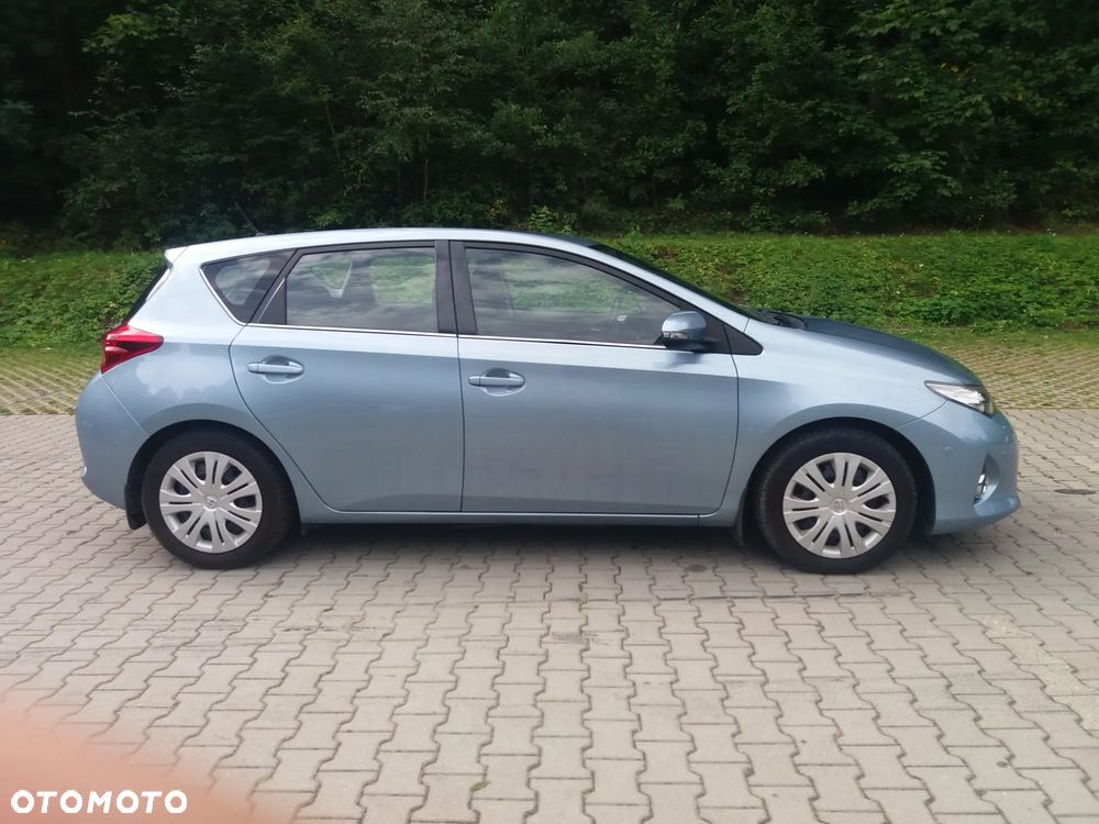 Toyota Auris 2013 photo 3