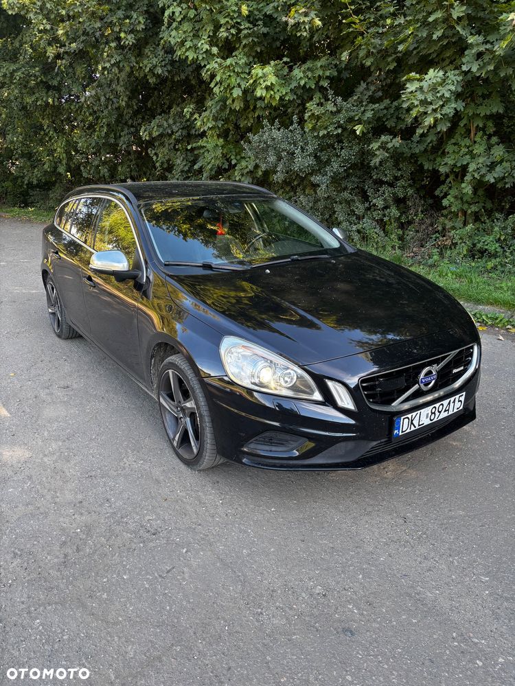 Volvo V60 D5 AWD R-Design - 4