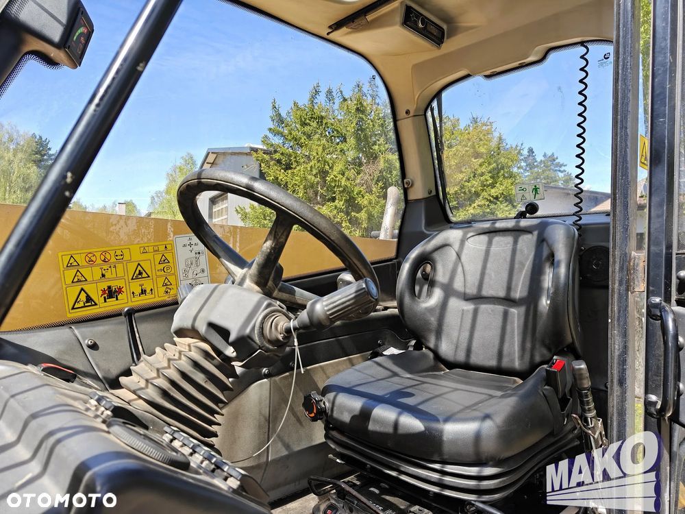 Caterpillar TH407 - 12