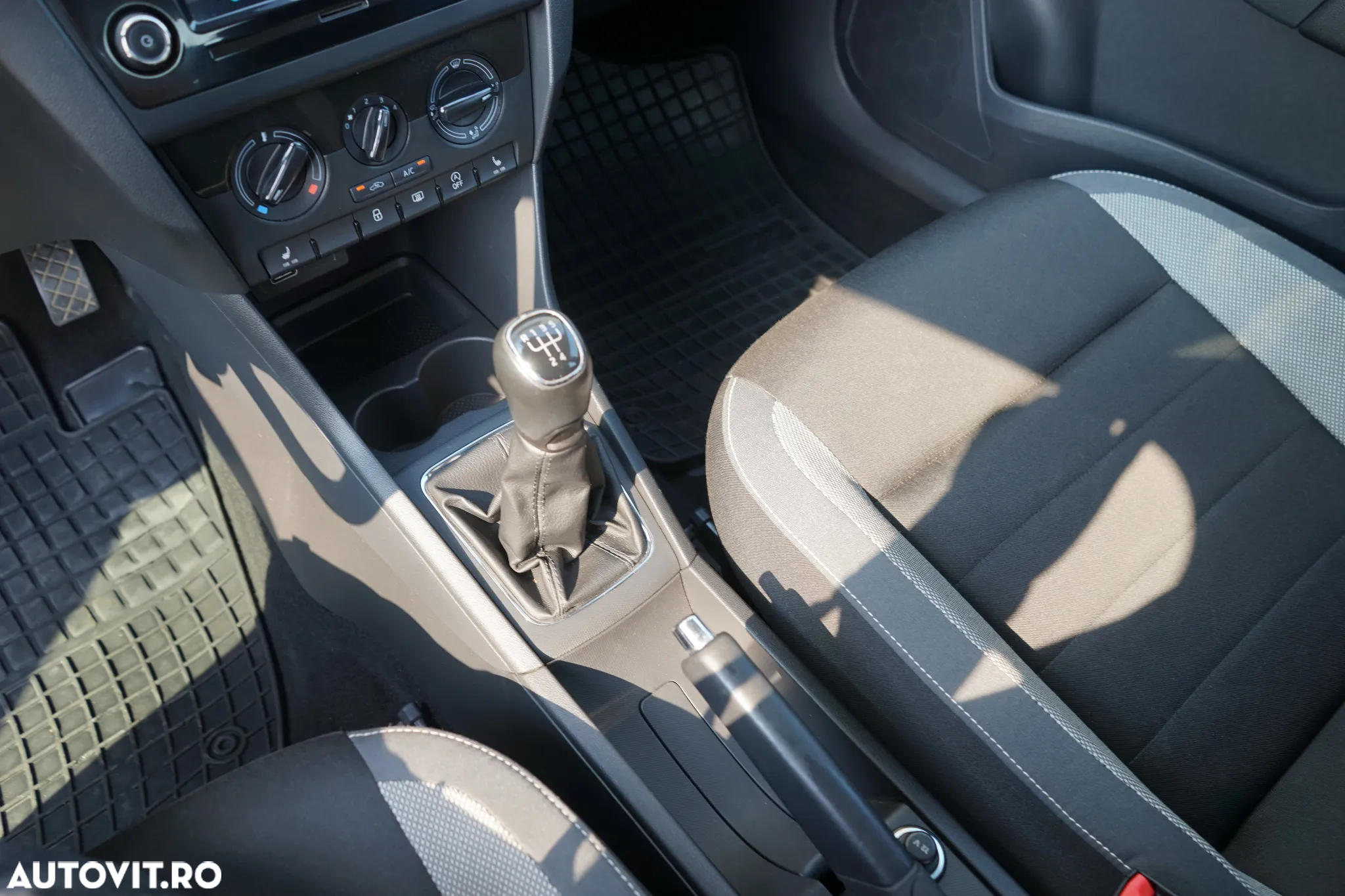 Skoda RAPID 1.0 TSI Style - 19