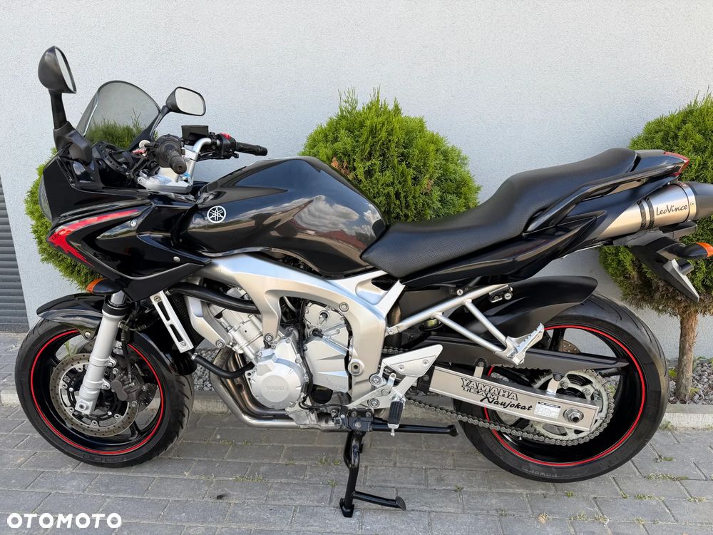Yamaha FZ - 8