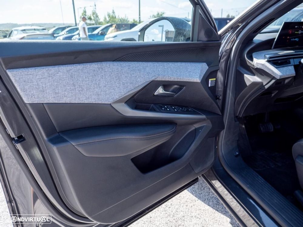 Peugeot E-3008 73 kWh Allure - 22
