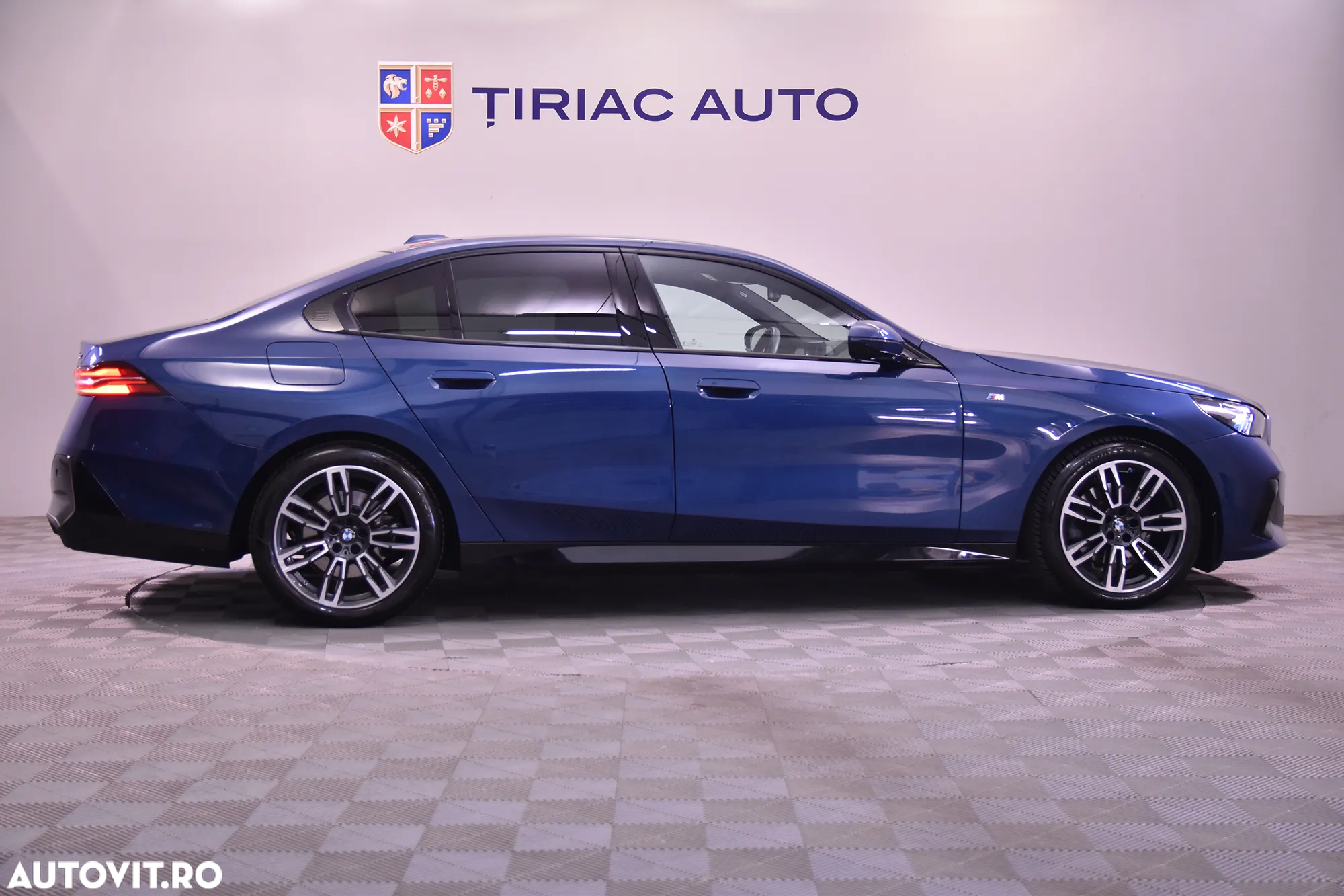 BMW Seria 5 520d AT MHEV - 6