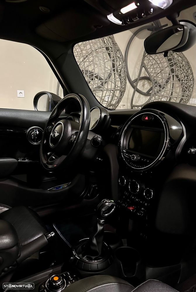MINI 5 Portas Cooper D Auto - 15