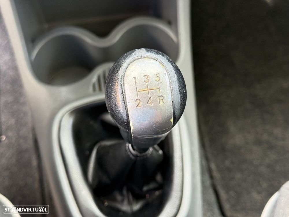 Peugeot 107 1.0 Black&Silver - 24