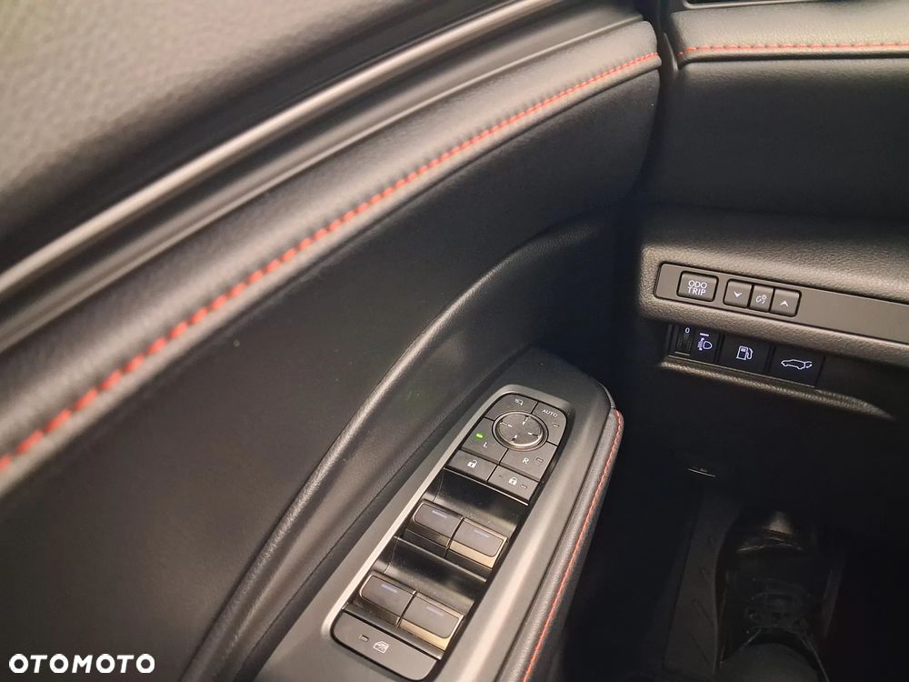 Lexus LBX 1.5 Hybrid Emotion - 18