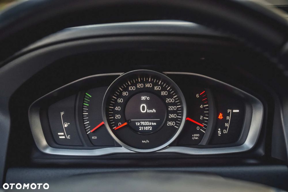 Volvo XC 60 2.4D AWD Momentum - 23