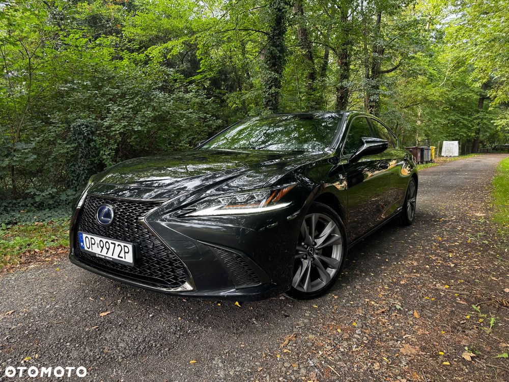 Lexus ES 300h F Sport - 1