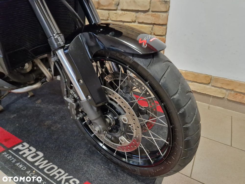 Honda VFR - 16