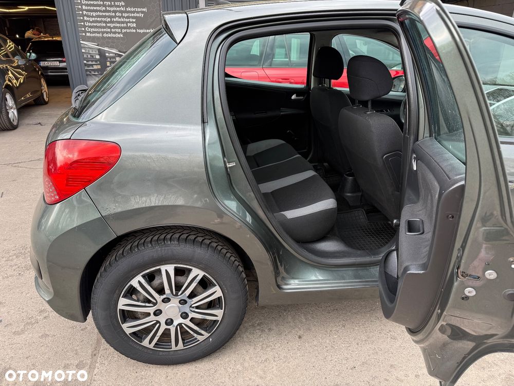 Peugeot 207 1.4 16V Trendy - 10