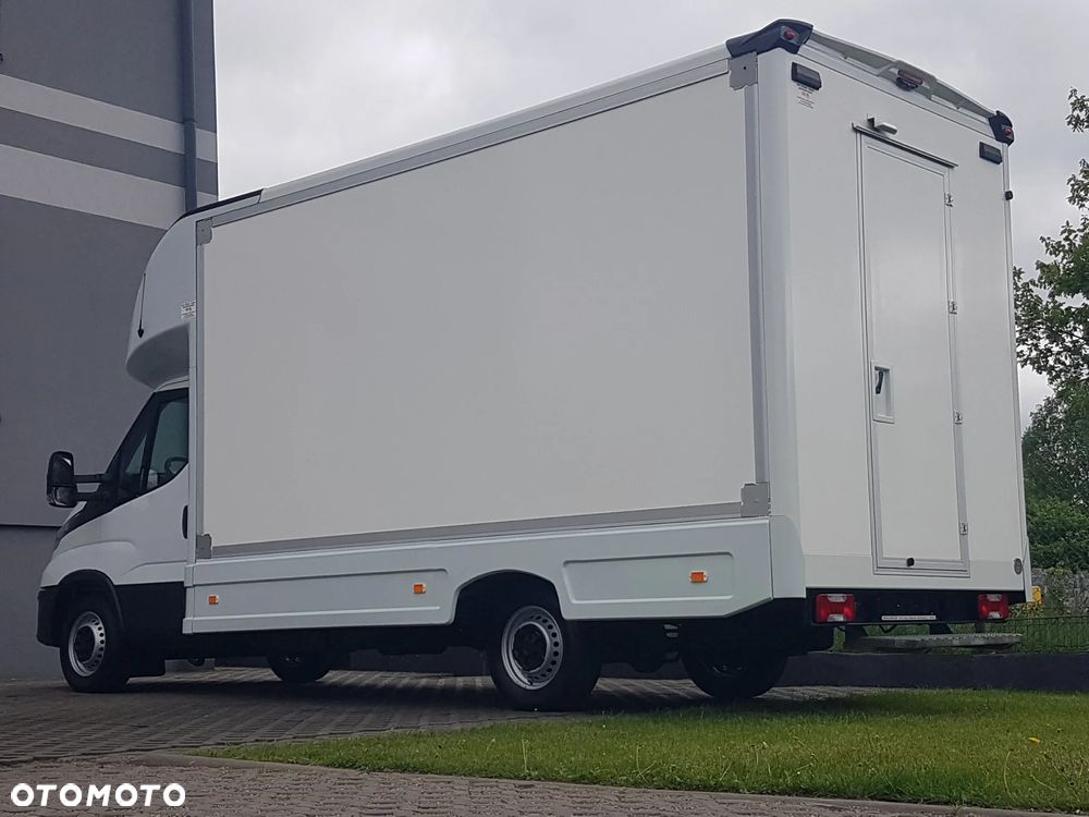 Iveco DAILY KONTENER NISKOPODŁOGOWY 4,43x2,23x2,42 SKLEP FOODTRUCK BAR KLIMA KONIOWÓZ KAMPER - 28