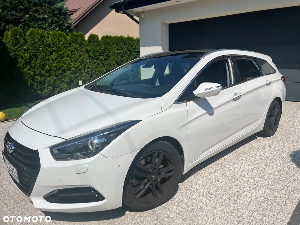 Hyundai i40 Kombi 1.7 CRDi DCT Premium - 1
