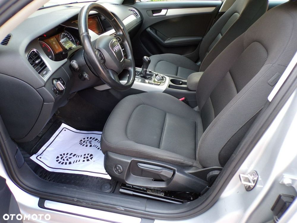 Audi A4 Avant - 32