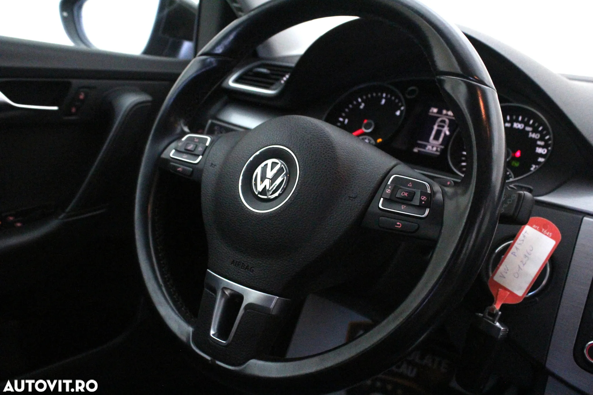 Volkswagen Passat Variant 1.6 TDI BlueMotion Technology DSG Comfortline - 20
