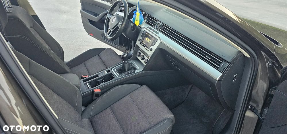 Volkswagen Passat 2.0 TDI BMT Comfortline - 13