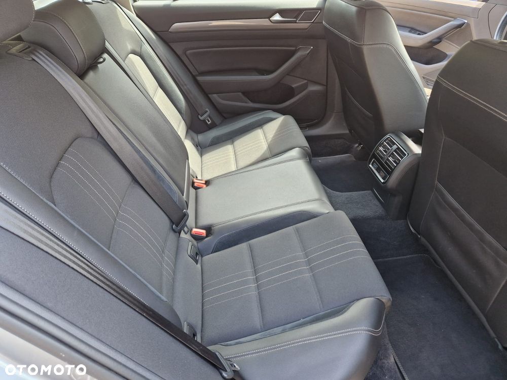 Volkswagen Passat Alltrack 2.0 TDI SCR 4Mot DSG - 16