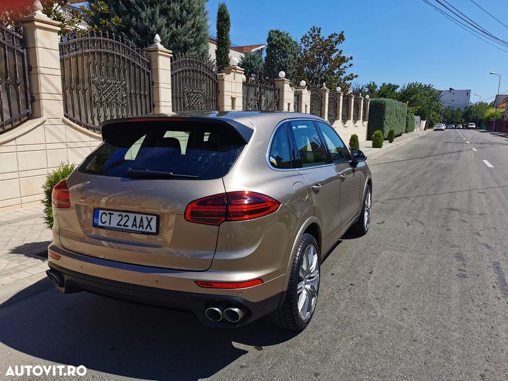 Porsche Cayenne 4.2 L S - 8